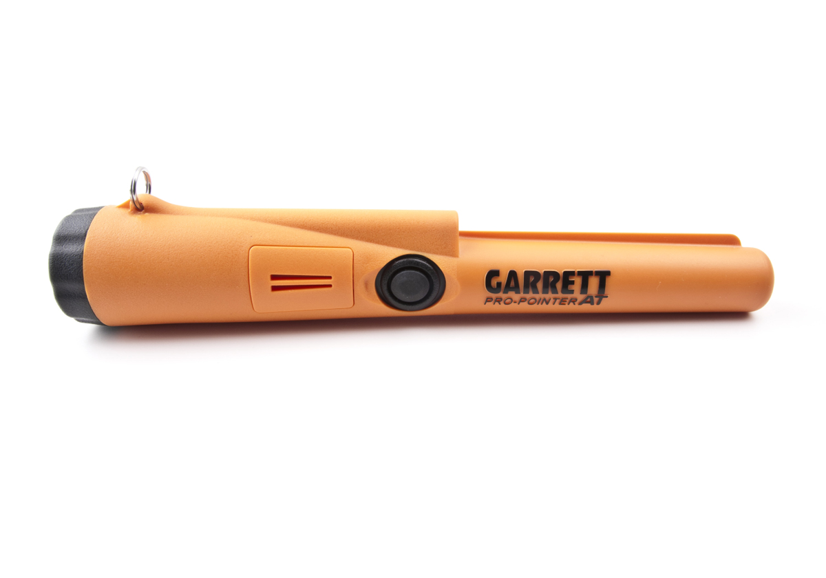 Металлодетектор Garrett Pro-Pointer AT1140900 Металлодетектор Garrett Pro-Pointer AT1140900Пинпоинтер Garrett PRO-POINTER AT отлично дополнит ваш поисковой арсенал. Компактный и удобный ручной металлоискатель поможет быстрей обнаружить и откопать любую цель. Рекомендуется: для всех видов поиска, включая подводный (до 3 метров). Данное устройство сэкономит время и силы, а также поможет не повредить находку в процессе выкапывания.
