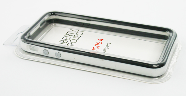 Liberty Project Bumpers чехол для Apple iPhone 4/4S, White BlackCD020789 Liberty Project Bumpers чехол для Apple iPhone 4/4S, White BlackCD020789Бампер Liberty Project Bumpers для Apple iPhone 4/4S защитит ваш гаджет от механических повреждений. Чехол имеет свободный доступ ко всем разъемам и клавишам устройства.