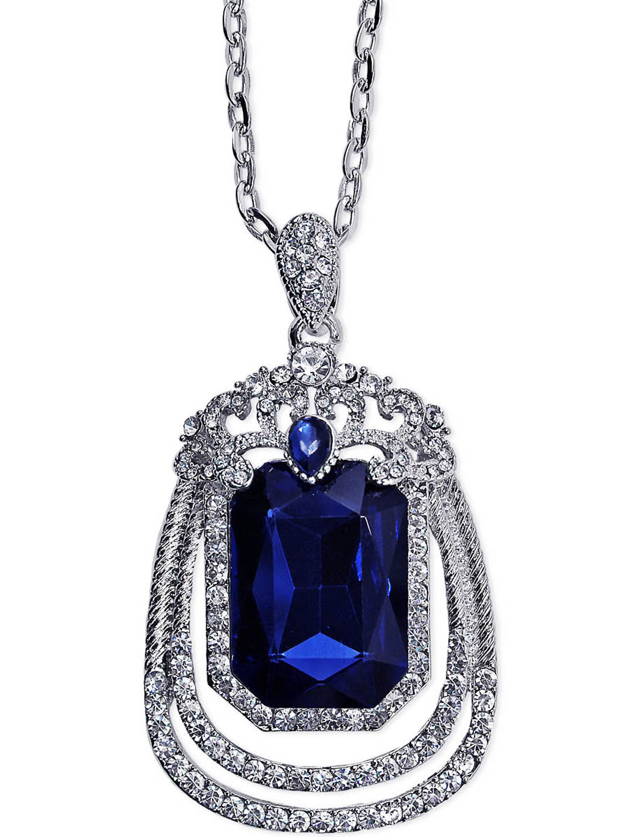 Колье Taya, цвет: серебристый, темно-синий. T-B-10273-NECK-SL.D.BLUET-B-10273-NECK-SL.D.BLUE Колье Taya, цвет: серебристый, темно-синий. T-B-10273-NECK-SL.D.BLUET-B-10273-NECK-SL.D.BLUEНа длинной удобной цепи расположен кулон с крупным центральным кристаллом полуночно-синего цвета. Сверху кристалла коронка с маленькой синей капелькой, вокруг овальной формы филейное кружево со стразами. Очень мило и свежо. Размеры: длина цепи 73 см плюс удлинение 7,0 см, ширина цепи 0,2 см, длина кулона 6,0 см, ширина 3,5 см.