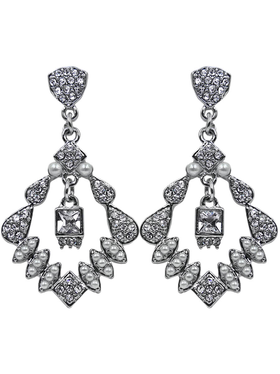 Серьги Taya, цвет: серебристый. T-B-11386-EARR-SILVERT-B-11386-EARR-SILVER Серьги Taya, цвет: серебристый. T-B-11386-EARR-SILVERT-B-11386-EARR-SILVERСерьги-гвоздики с заглушкой металл-пластик. Сережки все посыпаны мелкими стразами и искусственными жемчужинами-малышками. Украшение в туманной дымке, совершенно нереальное и волшебное. Размеры: длина серьги 4,0 см, ширина 2,3 см.