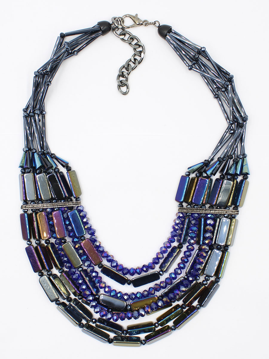 Колье Taya, цвет: мультиколор. T-B-11770T-B-11770-NECK-MULTI Колье Taya, цвет: мультиколор. T-B-11770T-B-11770-NECK-MULTIОжерелье с повторяющимися деталями. Восемь нитей стекляруса собраны и пропущены через металлические пластины по бокам, украшение ниспадает на зону декольте. Модель застегивается на карабин, при помощи которого регулируется длина.