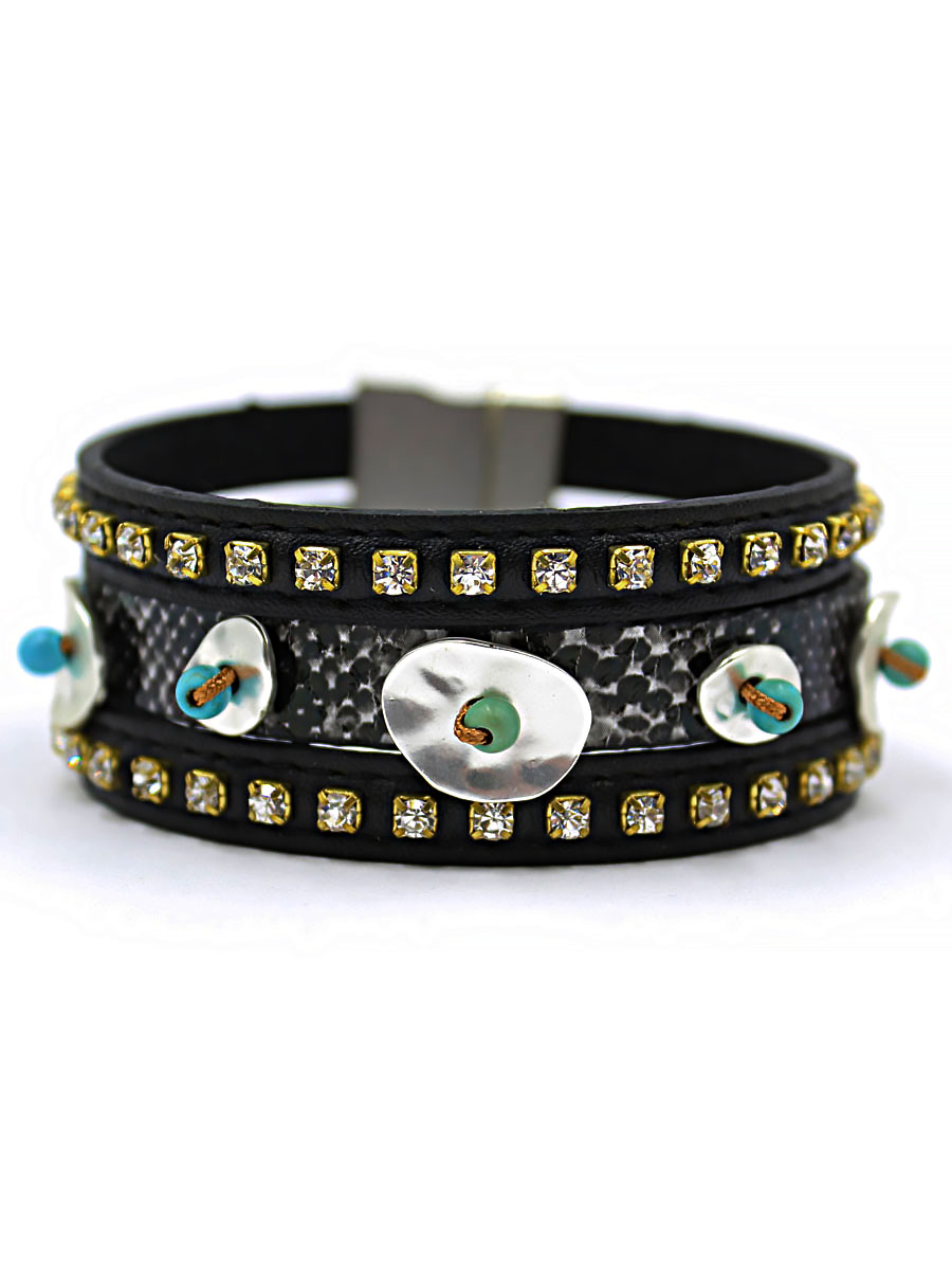 Браслет Taya, цвет: серебристый, черный. T-B-11860-BRAC-SL.BLACKT-B-11860-BRAC-SL.BLACK Браслет Taya, цвет: серебристый, черный. T-B-11860-BRAC-SL.BLACKT-B-11860-BRAC-SL.BLACKУдобный, легкий, стильный браслет из трех кожаных полосок различной фактуры. На центральной полоске под рептилию крепятся маленькие золотые блюдца с камнем в центре.