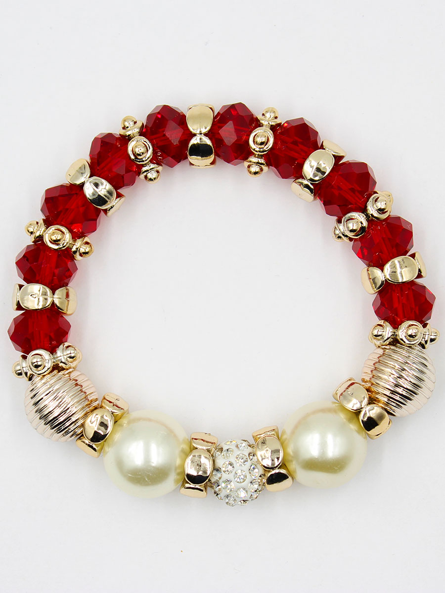 Браслет Taya, цвет: красный. T-B-11910-BRAC-REDT-B-11910-BRAC-RED Браслет Taya, цвет: красный. T-B-11910-BRAC-REDT-B-11910-BRAC-REDУдобный, современный браслет на резинке. Половина его из кристаллов и золотых перемычек, другая - из жемчужин. Можно переворачивать и носить той стороной, которая сегодня подходит под одежду.