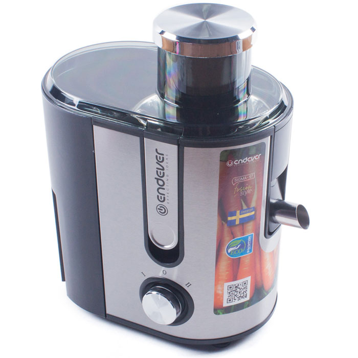 Endever Sigma-97 соковыжималкаSigma-97 Endever Sigma-97 соковыжималкаSigma-97Соковыжималка Endever Sigma-97 имеет специальную ёмкость объемом 350 мл для сбора готового сока, а также большой съемный контейнер для мякоти объёмом 1,2 л. Большой диаметр загрузочного отверстия позволяет загружать плоды среднего размера целиком, что экономит силы и время при обработке продуктов, а мелкоячеистый фильтр из нержавеющей стали значительно увеличивает количество отжатого сока. Прорезиненные ножки обеспечивают соковыжималке дополнительную устойчивость. Устройство также оснащено системой защиты: при перегреве или неправильной сборке оно автоматически отключается. Корпус соковыжималки из высококачественной нержавеющей стали отличается не только прочностью и долговечностью, но и стильным элегантным дизайном. Скорость вращения центрифуги: 21000 об/мин Диаметр загрузочного отверстия: 65 мм