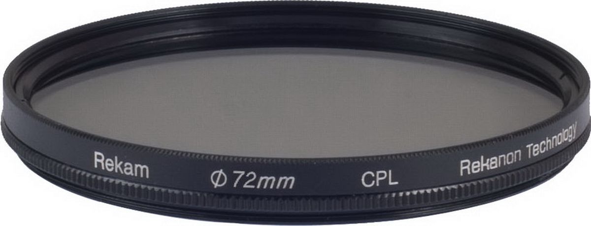 Rekam RF-CPL72 поляризационный фильтр, 72 мм1601002231 Rekam RF-CPL72 поляризационный фильтр, 72 мм1601002231Светофильтры Rekam - это надежный и удобный инструмент для работы профессиональных фотографов. С их помощью можно создавать фотоматериалы, которые невозможно получить обработкой на компьютере. Компания Rekam предлагает большой ассортимент светофильтров, актуальных для цифровой фото и видеосъемки. Поляризационный CPL: Циркулярный поляризационный фильтр предназначен для уменьшения бликов и отражений от воды и других поверхностей. - Усиливает цвета. - Уменьшает контраст между небом и землей. - Сокращает количество света, попадающего на матрицу фотоаппарата на 1-3 ступени. ОСОБЕННОСТИ ФИЛЬТРОВ CPL СЕРИИ Z PRO SLIM: - Ультратонкий профиль. - Специальное черное антибликовое покрытие оправы фильтра. - Оптическое стекло фильтра покрыто специальным составом в 16 слоев, который снижает потери света при отражении от поверхности фильтра. - Водоотталкивающее покрытие.