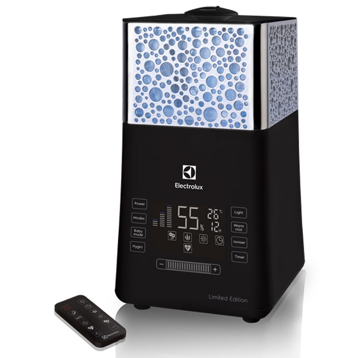 Electrolux EHU-3710D увлажнитель воздухаНС-1073571 Electrolux EHU-3710D увлажнитель воздухаНС-1073571Electrolux EHU-3710D - ультрасовременный многофункциональный увлажнитель воздуха с системой стерилизации пара, уникальным авторским дизайном, релаксационным освещением Relax Therapy и режимом метеостанции. В увлажнителе воздуха реализована инновационная трехступенчатая система очистки Bio-Cop. Она включает в себя пастеризацию воды при 80 градусах Цельсия и стерилизацию пара ультрафиолетовой лампой Ultraviolet Pro. Бак прибора изготовлен из специального антибактериального пластика, препятствующего образованию вредоносных микроорганизмов. Функция ионизации в увлажнителе воздуха EHU-3710D позволяет восполнить недостаток отрицательно заряженных ионов (анионов) в воздухе, что приближает его по своим качествам к воздуху хвойных лесов, горных и морских курортов. В увлажнителе реализована эксклюзивная технология расслабляющего освещения Relax Therapy, которая представлена динамической сменой цветов - зеленого, синего и белого. Эти цвета оказывают естественное...