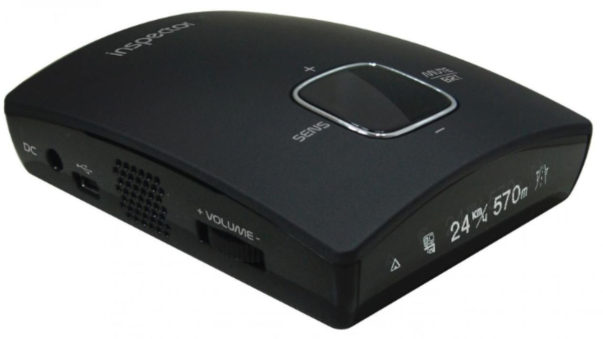 Inspector RD S5, Black радар-детекторRD S5 Inspector RD S5, Black радар-детекторRD S5Радар-детектор Inspector RD S5 c GPS-приемником, предустановленной, регулярно обновляемой базой координат полицейских радаров и камер, который идеально подходит для эксплуатации на российских дорогах. Модель выполнена в стильном дизайне, корпус покрыт матовым покрытием rubber-touch, устойчивым к царапинам и очень приятным на ощупь. Inspector RD S5 заблаговременно предупредит владельца о наличии на дороге полицейских радаров, работающих в диапазонах К, Х и Ка, а также о радарных комплексах Стрелка и Робот. Радар-детектор наделен функцией обнаружения лазерных приборов контроля скорости, которые находятся по периметру 360 градусов. Некоторые диапазоны определенной частоты можно отключать. Радар-детектор оснащен современным OLED-дисплеем с высокой контрастностью. Для удобства использования радар-детектор снабжен 3 режимами чувствительности: Город 1, Город 2 и Трасса. Встроенный интеллектуальный фильтр снижает количество ложных срабатываний на...