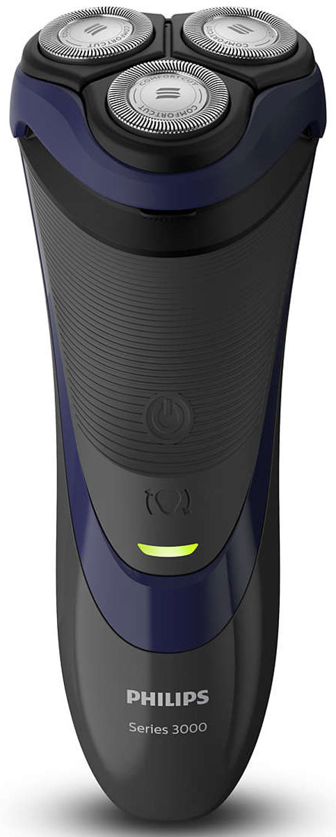 Philips S3120/06, Black Blue электробритваS3120/06 Philips S3120/06, Black Blue электробритваS3120/06Бритва Philips S3120/06 обеспечивает более комфортное бритье по доступной цене. Гибкие головки движутся в 4 направлениях, а благодаря системе лезвий ComfortCut вам гарантирован качественный результат. Комфортное сухое бритье достигается благодаря системе лезвий ComfortCut с закругленными краями бритвенных головок. Лезвия легко скользят по коже и защищают ее от порезов. Гибкие головки двигаются в 4 направлениях независимо друг от друга, повторяя контуры лица и обеспечивая простое бритье даже на шее и подбородке. Долгое время работы бритвы после каждой зарядки! Благодаря мощному, энергоэффективному литий-ионному аккумулятору бритва Philips S3120/06 долгие годы будет работать как новая. 8-часовой цикл зарядки обеспечивает от 45 минут работы (примерно 15 сеансов бритья). Вы также можете использовать прибор, подключив его к сети питания. Philips S3120/06 очень легко чистить - просто откройте головки и тщательно промойте под струей воды. Выбирайте удобный...