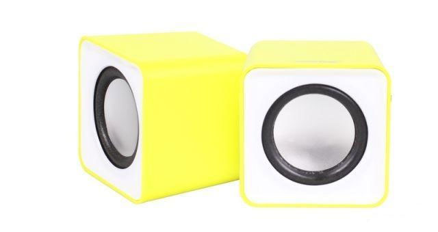 SmartBuy Mini SBA-2820, Yellow акустическая системаSBA-2820 SmartBuy Mini SBA-2820, Yellow акустическая системаSBA-2820Настольная акустическая стереосистема SmartBuy MINI предназначена для подключения к компьютеру, ноутбуку и к другим электронным устройствам для воспроизведения звука в стереоформате (2-х канальный звук). Можно подключить к любым источникам звука, имеющим стандартный Audio-разъем Jack 3.5 мм. Питание колонок SmartBuy MINI осуществляются от USB-порта компьютера, ноутбука, либо от любого другого устройства, имеющего USB-разъем. В качестве источника питания для колонок можно также использовать обычное сетевое или автомобильное зарядное устройство для телефонов/планшетов, оснащенное USB-гнездом