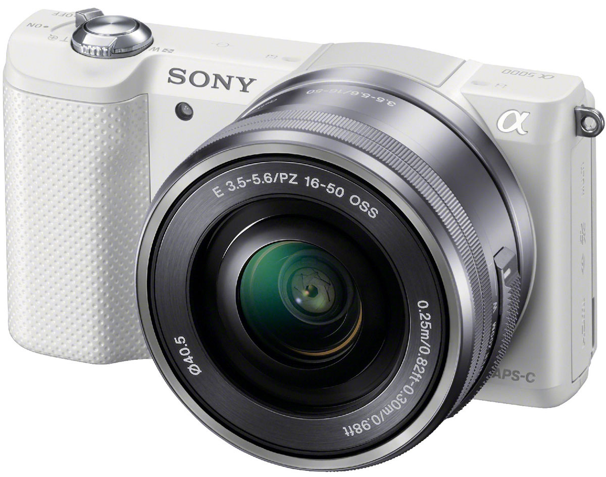 Sony Alpha A5000 Kit 16-50 mm, White цифровая фотокамераILCE5000LW.CEC Sony Alpha A5000 Kit 16-50 mm, White цифровая фотокамераILCE5000LW.CECКомпактная камера со сменной оптикой Sony Alpha A5000. Благодаря большой матрице Exmor APS HD CMOS 20.1 Мпикс камера позволяет получать снимки с высоким разрешением и качеством DSLR без цифрового шума или ухудшения чувствительности в условиях низкой освещенности. С новым процессором изображений BIONZ X можно добиться невероятных результатов: еще более точная цветопередача, улучшенное шумоподавление и еще более скоростная серийная съемка. Удобный рычаг зума на корпусе камеры позволяет легко и плавно настраивать зум одной рукой даже при съемке автопортретов, придавая камерам со съемной оптикой удобство компактных фотокамер. Вспышка, встроенная в компактный корпус камеры, пригодится, когда для съемки понадобится дополнительный источник света. Высокая чувствительность ISO - от 100 до 16000 - позволяет делать снимки практически в любых условиях. В режиме Superior Auto делать великолепные фотографии как никогда просто: нужно просто навести объектив и ...