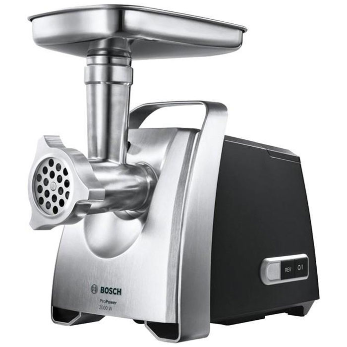 Bosch MFW67600, Black мясорубкаMFW67600 Bosch MFW67600, Black мясорубкаMFW67600Электрическая мясорубка Bosch MFW67600 станет незаменимым атрибутом любой современной кухни и поможет облегчить процесс приготовления мясных и рыбных блюд. Обладая высокой мощностью в 2000 Вт, модель демонстрирует впечатляющие скоростные и качественные показатели работы, достигая производительности 3.5 кг/мин. Надежные и прочные материалы конструкции стали залогом ее долговечности, которой славится именитый немецкий бренд. Функционал модели Bosch MFW67600 дополнен наличием системы реверса, позволяющей проворачивать шнек мясорубки в обратном направлении для избавления от жил, намотавшихся на шнек и затрудняющих работу устройства. Прорезиненные ножки помогут прочно зафиксировать модель на кухонном столе, не поцарапав его. Компактные размеры и небольшой вес устройства в сочетании со специальным отсеком для хранения насадок и шнура облегчат его удобную транспортировку и хранение даже на небольшой кухне. Все рабочие элементы конструкции легко и быстро...