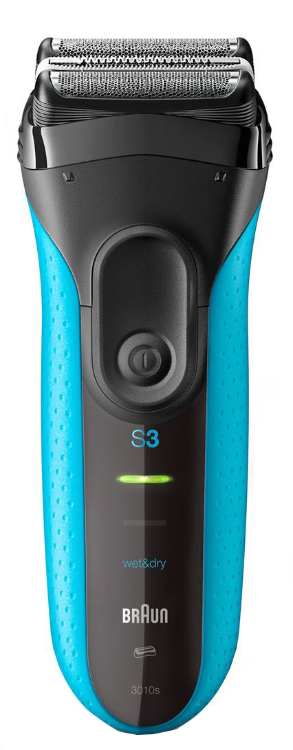 Электрическая бритва Braun Series 3 Shave&Style 3010BT81547159 Электрическая бритва Braun Series 3 Shave&Style 3010BT81547159Прибор 3-в-1 для бритья, стрижки и стайлинга. Сеточная электрическая бритва Braun Series 3 Shave&Style с возможностью подзарядки - это идеальный прибор 3-в-1 для ухода за волосами. Наслаждайтесь гладким бритьем, точной стрижкой бороды или щетины с помощью всего одного устройства, просто меняя головку и добавляя одну из 5 насадок. Преимущества: Гладкое бритье: 3 чувствительных к давлению элемента бритвенной системы обеспечивают эффективность и комфорт Точное подравнивание: 5 гребней 1-7 мм для создания мужественного образа с 3-дневной щетиной Точные контуры: сменная насадка-триммер для более точного бритья Технология Wet&Dry для бритья в душе, с пеной или гелем Электрическая бритва надежна в эксплуатации и выдерживает давление воды на глубине до 5 метров В комплекте: Электрическая бритва Braun Series 3 ProSkin, сменные бритвенная головка и точный триммер, 5 насадок-гребней c мягким чехлом, защитная крышка, щеточка для чистки, зарядное...
