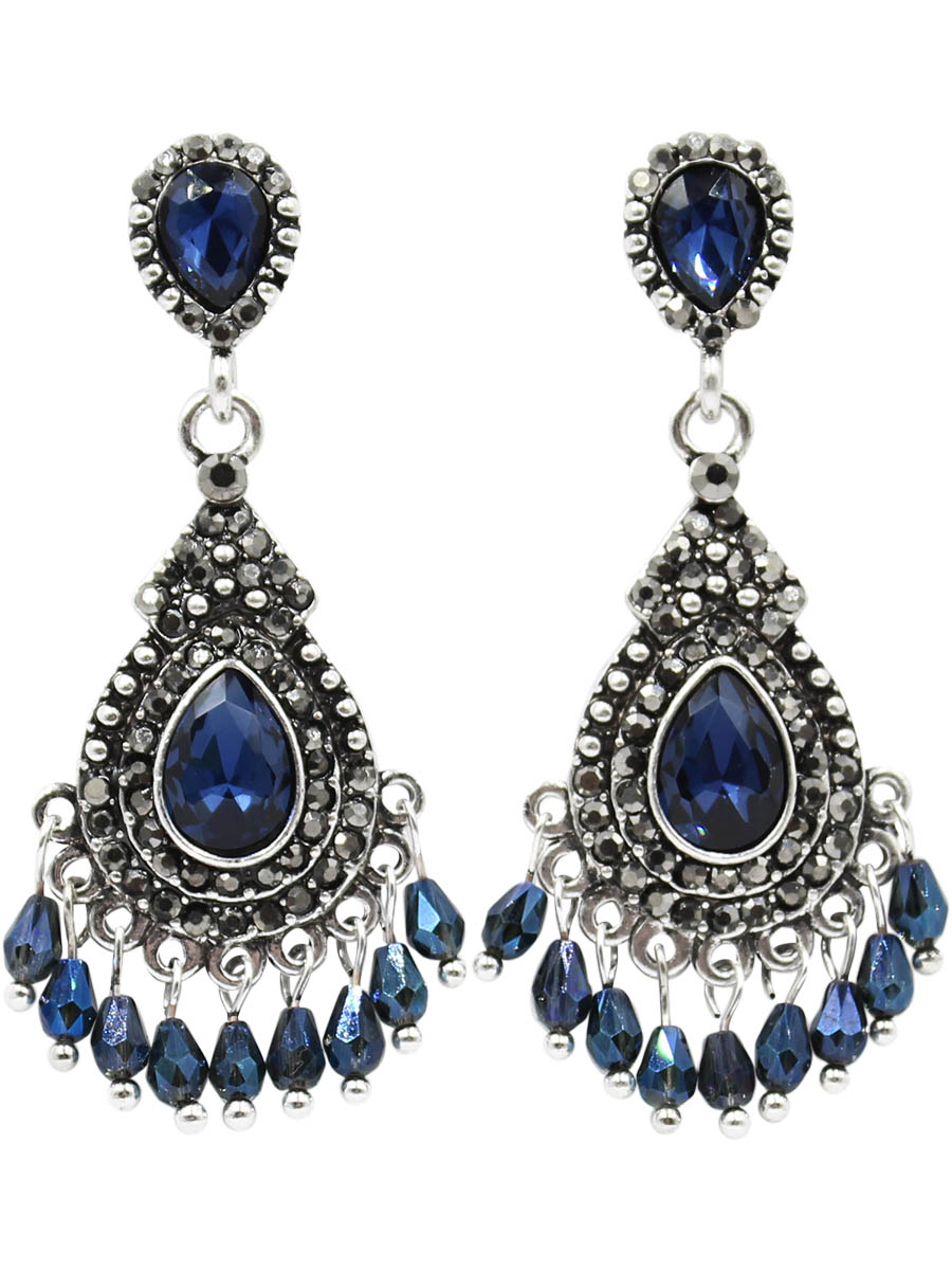 Серьги Taya, цвет: хематит, темно синий. T-B-12454T-B-12454-EARR-HM.D.BLUE Серьги Taya, цвет: хематит, темно синий. T-B-12454T-B-12454-EARR-HM.D.BLUEСерьги-гвоздики с заглушкой металл-пластик. Украшение в восточном стиле: с множеством подрагивающих подвесок, металл чуть состаренный, стразы буквально занимают всю поверхность сережек.