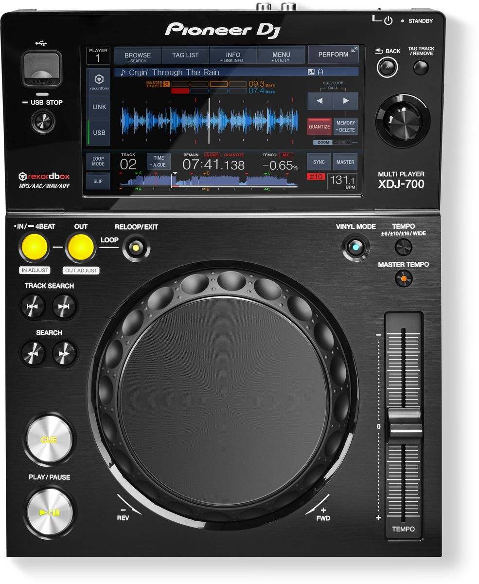 Pioneer XDJ-700 цифровой DJ проигрыватель среднего уровня375313 Pioneer XDJ-700 цифровой DJ проигрыватель среднего уровня375313Pioneer XDJ-700 - компактный, портативный и универсальный цифровой плеер с большим сенсорным экраном, Pro DJ Link и множеством других функций. Данная модель предлагает диджеям и клубам уникальный набор характеристик: компактный размер и съемная подставка делают его идеальным для использования в условиях ограниченного пространства или домашней студии. Это первый плеер в бюджетном ценовом диапазоне с поддержкой функции Pro DJ Link, которая дает возможность параллельного подключения до четырех плееров или компьютеров от одного источника. Треки можно загружать через USB или Wi-Fi, тем самым существенно расширяя возможности диджея. В плеере XDJ-700 реализованы основные функции XDJ-1000, например Hot Cues (горячие метки), Auto Loops (авто-петли), режим Slip и Beat Sync (синхронизация бита). Большой полноцветный сенсорный экран обеспечивает интуитивный доступ ко всем функциям плеера и позволяет осуществлять быстрый поиск треков с помощью QWERTY-клавиатуры. Если сет...