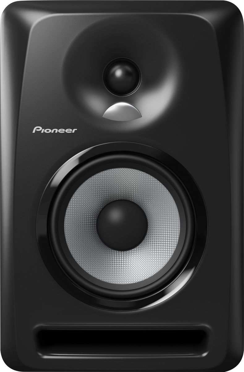 Pioneer S-DJ50X активная акустическая система344562 Pioneer S-DJ50X активная акустическая система344562Акустическая система Pioneer S-DJ50X-W воспроизводит точный звук во всем частотном диапазоне и способна прекрасно передавать низкие частоты даже на высокой громкости. Динамики сделаны из арамидного волокна с технологией крепления, предотвращающей возникновение резонансов. Система оснащена однодюймовым твитером с использованием технологии производства конвекционных диффузоров DECO компании TAD, а биампинговая система усиления класса АВ способствует воспроизведению сбалансированного звучания всех частот без потери качества. Благодаря наличию нескольких входов, регулировки громкости и высоких частот, автоотключения и включения, Pioneer S-DJ50X-W прекрасно подойдет как для профессионального, так и для любительского диджеинга. Твитер с выпуклым диффузором TAD воспроизводит пространственный высокочастотный сигнал: однодюймовый мягкий купольный твитер разработан с применением технологии DECO, применяемой в известных мониторах TAD Pro TSM-2201-LR, которые...
