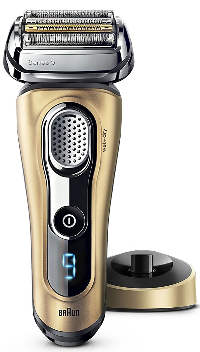 Braun 9299s, Gold электробритва81576808 Braun 9299s, Gold электробритва81576808Braun 9299s - cамая эффективная и комфортная для кожи бритва в мире. С технологией SyncroSonic и средним триммером с титановым покрытием. 5 специальных бритвенных элементов захватывают больше волосков одним движением, для бритья меньшим количеством движений и меньшего раздражения кожи. Запатентованная Braun технология SyncroSonic учитывает контуры лица и адаптируется к особенностям вашей щетины. Проверяет её густоту 160 раз в минуту. Задействует максимальную мощность там, где это необходимо. Титан - это чрезвычайно износостойкий металл, устойчивый к коррозии. Кроме того, он отлично смотрится. Именно поэтому Braun использует его для покрытия триммера. Триммер HyperLift&Cut приподнимает и срезает прилегающие к коже волоски. Триммер Direct&Cut выравнивает и срезает волоски, растущие в разных направлениях. Технология защиты кожи SkinGuard смягчает кожу для исключительного бритья. 2 бреющих сетки Opti-Foil для идеально чистого бритья надолго. ...
