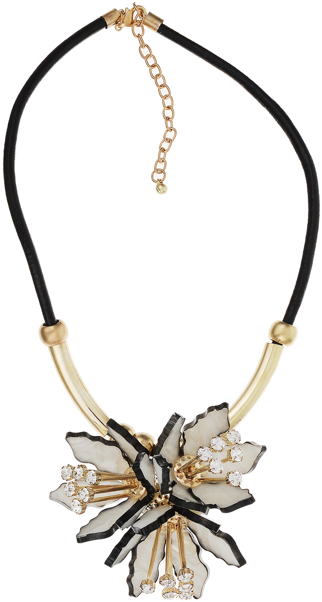 Колье Art-Silver, цвет: черный. 12925-1-90512925-1-905 Колье Art-Silver, цвет: черный. 12925-1-90512925-1-905Колье современного дизайна Art-Silver изготовлено из бижутерийного сплава, искусственной кожи и золота 0,01 мкрн. Центральная часть колье дополнена декоративным элементом в виде объемного цветка с вставками из циркона. Колье застегивается на замок-карабин, длина изделия регулируется за счет дополнительных звеньев. В комплекте с украшением поставляется мешочек для хранения.