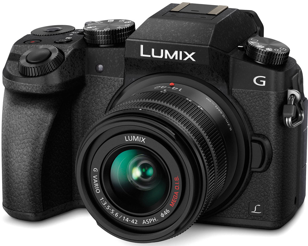 Panasonic Lumix DMC-G7 Kit 14-42mm, Black цифровая фотокамераDMC-G7KEE-K Panasonic Lumix DMC-G7 Kit 14-42mm, Black цифровая фотокамераDMC-G7KEE-KСохраняйте драгоценные моменты в захватывающем дух качестве на видеозаписях с разрешением 4К. И запечатлейте особые моменты на фотоснимках с функцией 4К Фото. Гибридная камера Panasonic Lumix DMC-G7 с разрешением 4К навсегда сохранит их совершенство. Не важно, смотрите ли вы фильмы или обрабатываете видео, формат 4К оставляет намного более глубокие впечатления от просмотра, чем когда-либо ранее. Фактическое разрешение 3840 х 2160 пикселей в четыре раза больше, чем в формате Full HD. благодаря чему достигается значительно больший уровень детализации. Даже если вы конвертируете видео, снятое в разрешении 4К в Full HD для просмотра на телевизоре, оно будут иметь более четкую и резкую картинку, чем если бы было снято в разрешении Full HD. Используя высокое разрешение 4К, Panasonic LUMIX G7 представляет новую функцию 4K Фото, которая позволит извлекать отдельные кадры из видеоряда (снятого на скорости 25 кадров в секунду), чтобы поймать те волшебные моменты, которые...