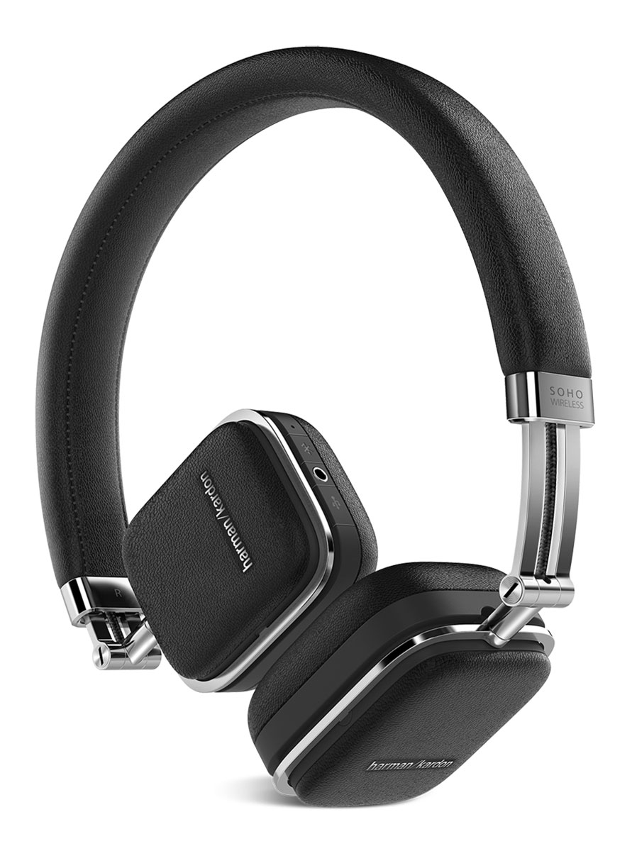 Harman Kardon Soho Wireless, Black наушникиHKSOHOBTBLK Harman Kardon Soho Wireless, Black наушникиHKSOHOBTBLKПремиальные складные наушники Harman Kardon Soho Wireless, выполненные из высококачественной стали и отделанные натуральной кожей, обзавелись беспроводной технологией Bluetooth, датчиком NFC и сенсорным управлением, которое расположилось на одной из чашек. Звучание осуществляется через 30-мм неодимовые драйверы, заслужившие доверие меломанов по всему миру. Быстрая связь с мобильными устройствами настраивается путем технологии NFC, потоковая передача данных осуществляется по Bluetooth с помощью задействованных кодеков aptX и AAC. Управлять Harman Kardon Soho Wireless очень просто - достаточно прикоснуться к чашке и отрегулировать громкость музыки, переключиться от одного трека к другому или приостановить воспроизведение. Когда встроенный аккумулятор разряжается, наушники продолжат работу через комплектный кабель, подключаемый через USB, одновременно подзаряжаясь от мобильного устройства. Мгновенный доступ к удаленным функциям так близок. Достаточно...