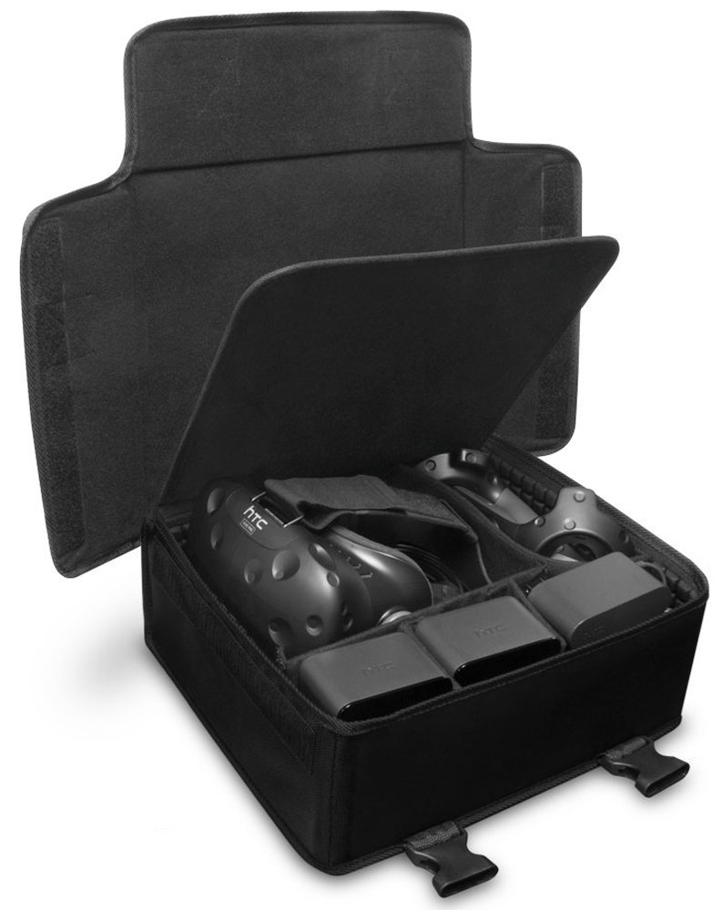 Hyperkin VR Carry Pak, Black сумка для переноски HTC Vive (M07202)M07202 Hyperkin VR Carry Pak, Black сумка для переноски HTC Vive (M07202)M07202Сумка Hyperkin VR Carry Pak изготовлена из прочной нейлоновой ткани с дополнительной защитой из пены. Имеет несколько модульных отсеков. Регулируемый плечевой ремень позволяет удобно транспортировать систему виртуальной реальности. Дополнительные защитные прокладки и внутренняя поверхность сумки выполнена пористой мягкой сеткой.