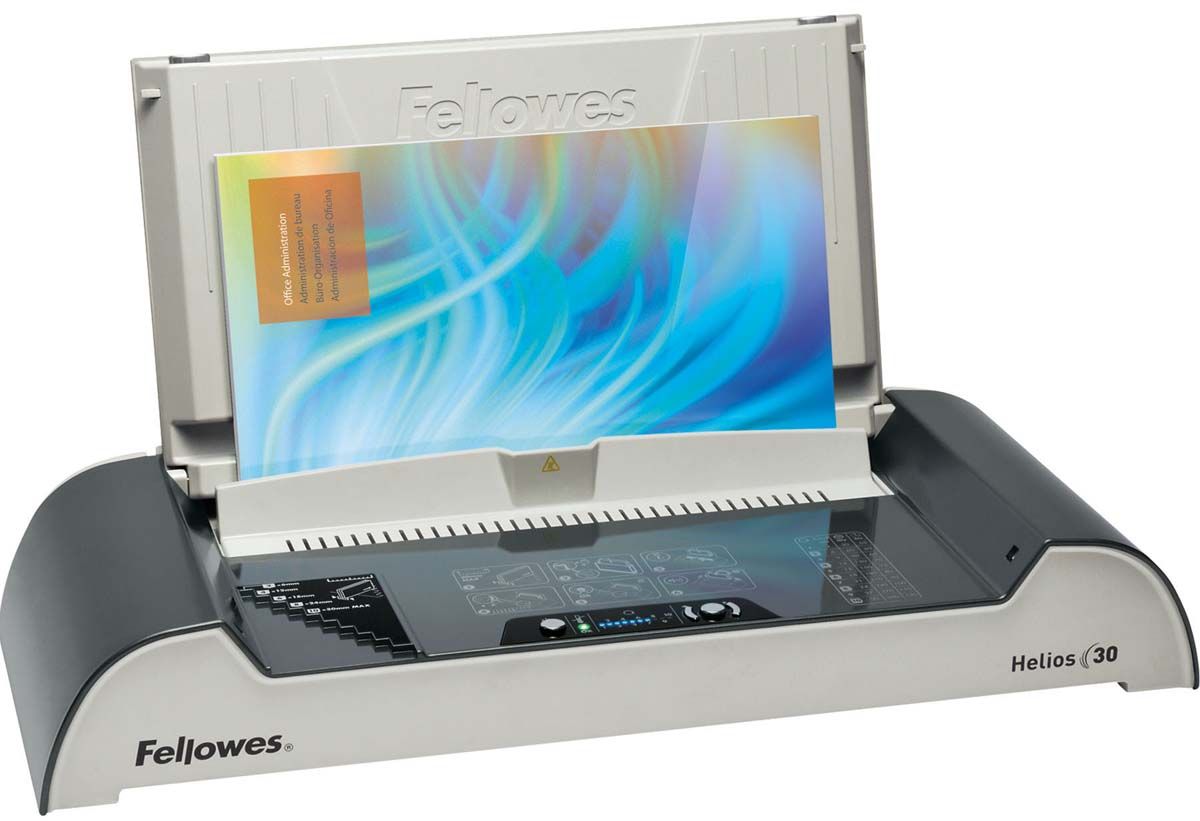 Fellowes Helios 30 термопереплетчикFS-56410 Fellowes Helios 30 термопереплетчикFS-56410HELIOS 30 – термпопереплетчик для частого использования в среднем офисе. Термопереплетчик идеально подходит для создания быстрого и качественного переплета, который похож на настоящую книгу. HELIOS 30 позволяет выполнять одновременный переплет нескольких брошюр, что увеличивает производительность. Основные характеристики: Кол-во сшиваемых листов: 300 шт. (Несколько брошюр) Время нагрева: 4 мин. Гарантия: 2 года. Термопереплётчик оснащен технологиями, которые ускорят и упростят переплет документов: HeatShield™: Защитный барьер позволяет предотвратить случайный контакт рук с нагревающей пластиной. SleepMode: Снижение потребления электроэнергии за счет переключения в спящий режим.