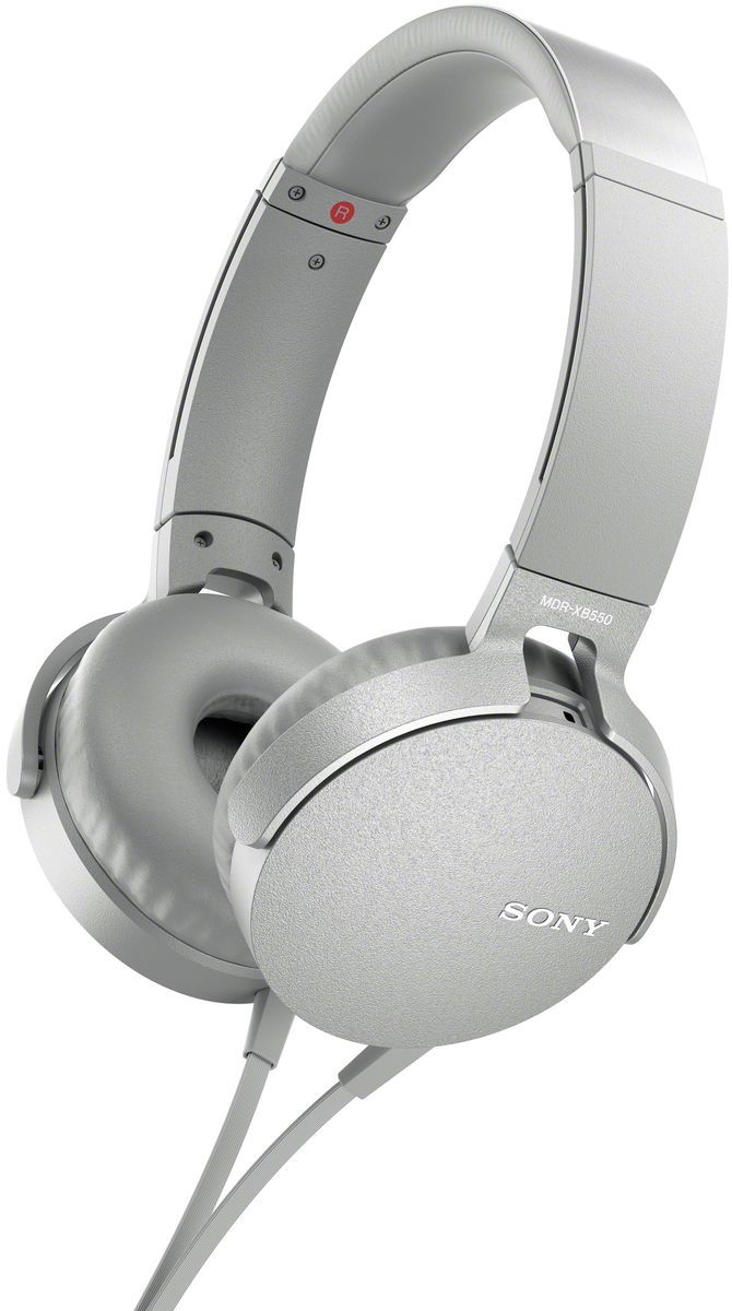 Sony XB550AP Extra Bass, White наушники92477114 Sony XB550AP Extra Bass, White наушники92477114Sony XB550AP Extra Bass - наушники для тех, кто любит мощные басы. Прочувствуйте мощь басов в любимых композициях с технологией EXTRA BASS, а яркие цвета наушников наполнят вас энергией и подчеркнут ваш стиль. Переключайтесь с музыки на вызов одним нажатием кнопки на встроенном пульте с микрофоном. Слушайте любимую музыку часами: благодаря мягким ушным накладкам и регулируемому металлическому ободу ваши уши не устанут. Смелый, стильный дизайн этих наушников создан для неординарных людей с хорошим вкусом. Легко управляйте треклистом и настройками звучания. Наушники оснащены встроенным пультом и микрофоном, так что вы сможете переключать треки и отвечать на звонки.