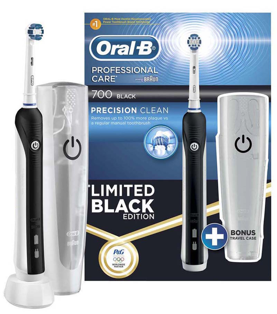 Электрическая зубная щетка Oral-B PC 700 Precision Clean (Black)4210201094739 Электрическая зубная щетка Oral-B PC 700 Precision Clean (Black)4210201094739Благодаря 3D-технологии чистки электрическая зубная щетка Oral-B PC 700 Precision Clean удаляет до 100% больше зубного налета, чем мануальная зубная щетка. Профессионально разработанный дизайн насадки Presicion Clean, щетинки средней жесткости бережо и качественно удаляют налет, окружая каждый зуб со всех сторон. Комплектация: аккумуляторная электрическая зубная щетка с 1 режимом чистки (1 шт.), сменная насадка Precision Clean (1 шт.), зарядное устройство (1 шт.), дорожный футляр (1 шт.) 8800 возвратно-вращательных движений + 20000 пульсирующих движений. Подходит для детей с 3 лет. Перейдите на новый уровень чистки за 2 минуты! * Oral-B – марка зубных щеток №1, используемая большинством стоматологов мира!* (* на основании международных опросов P&G среди репрезентативной выборки стоматологов, проводимых регулярно, в т.ч. 2013-2015 гг.) * Голубые щетинки Indicator обесцвечиваются наполовину, сигнализируя о необходимости замены насадки....