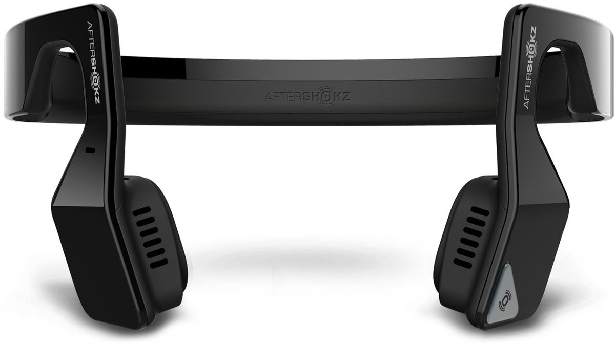 Aftershokz AS500S, Black беспроводные наушникиAS500S Aftershokz AS500S, Black беспроводные наушникиAS500SAfterShokz Bluez 2S – обновленная версия наушников с технологией костной проводимости и беспроводной передачей сигнала по протоколу Bluetooth. Главное достоинство AfterShokz Bluez 2S - в возможности восприятия окружающего пространства. Пользователь в наушниках с костной проводимостью одновременно слышит и воспроизводимую музыку, и одновременно все, что происходит вокруг него. Платформа: Android, IOS, Windows, прочие с поддержкой Bluetooth 3.0 Тип наушников: беспроводные Тип крепления: затылочная дужка Технология передачи звука: на основе костной проводимости Режим звука: стерео Диапазон: 20 Гц – 20 кГц Максимальное звуковое давление: 100 +/- 3 дБ Встроенный микрофон: есть Чувствительность микрофона: 40 дБ +/- 3 дБ Тип подключения: Bluetooth v. 3.0 Рабочая температура: от 0 до 45 ? Защита: IP55 Поддерживаемые профили: Advanced Audio Distribution Profile (A2DP) Audio/Video Remote Control Profile (AVRCP) Headset Profile (HSP) Hands-Free Profile (HFP) Радиус действия: до 10 м...