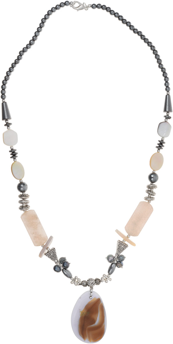 Колье Taya, цвет: серый. T-B-12723T-B-12723-NECK-GRAY Колье Taya, цвет: серый. T-B-12723T-B-12723-NECK-GRAYБусы-колье имеют удобную застежку-карабин сзади. Красивое сочетание натуральных камней, натурального жемчуга и серебряного цвета металлических шармов с гравировкой. Размер: длина 76,0 см, центральный камень-подвеска 5,5 х 4,0 см.