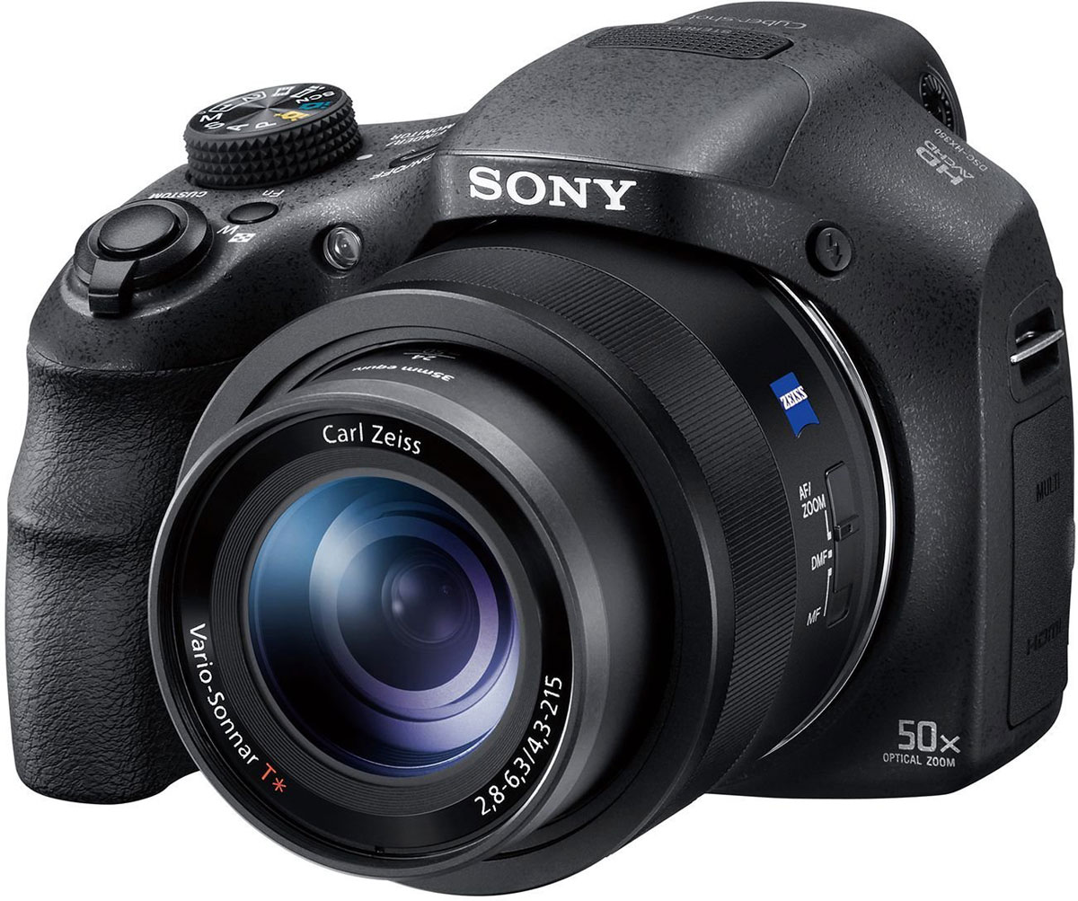 Sony DSC-HX350, Black цифровая фотокамераDSCHX350B.RU3 Sony DSC-HX350, Black цифровая фотокамераDSCHX350B.RU3С помощью 50-кратного оптического зума (100x зум Clear Image) компактной камеры Sony DSC-HX350, не уступающей по своим возможностям зеркальным, можно приближать объекты съемки так, как вам нужно. Мощность, скорость и чувствительность матрицы Exmor R CMOS 20,4 МП в сочетании с процессором BIONZ X обеспечивают высокую четкость изображений как вблизи, так и на расстоянии. Получайте фотографии высокого качества благодаря процессору BIONZ X, который в 3 раза мощнее предыдущего процессора обработки изображения BIONZ. Он обеспечивает более точную цветопередачу, лучшее шумоподавление и более скоростную серийную съемку. 50-кратный оптический зум премиум-класса. Объектив высокого качества ZEISS обеспечивает непревзойденное качество фотографий, высокую детализацию и контрастность. Система стабилизации Optical SteadyShot. Не теряйте из виду идеальный кадр. Автофокусировка с функцией фиксации автоматически настраивает размер кадра на основе характеристик предмета...