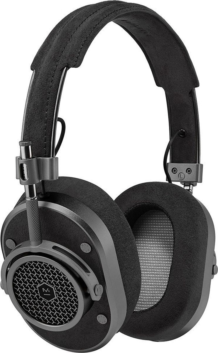 Master & Dynamic MH40G1A наушники15119134 Master & Dynamic MH40G1A наушники15119134Полноразмерные наушники Великолепный звук и отличная шумоизоляция Излучатели на неодимовых магнитах диаметром 45 мм Съемный кабель 3,5 мм с микрофоном и пультом Переходник на 6,3 мм в комплекте Импеданс 32 Ом Вес 360 г Сменные амбушюры разных цветов из запоминающего форму материала Нержавеющая сталь, алюминий, два вида кожи и плетеный кабель