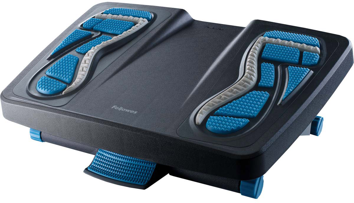 Fellowes FS-80680 Energizer массажная подставка для ногFS-80680 Fellowes FS-80680 Energizer массажная подставка для ногFS-80680Массажная подставка для ног Energizer FS-80680 обеспечивает правильное и комфортное положение ног во время длительной работы, снимая напряжение в ногах и улучшая кровообращение. Подставка для ног Fellowes Energizer FS-80680 сделает Ваше рабочее место комфортным и поможет сохранить правильную осанку. Выберите наиболее удобную высоту подставки - 100 мм, 135 мм или 165 мм. Свободно изменяемый угол наклона подставки – до 25°, позволяет совершать наклонные движения стопами, что также способствует предотвращению застоя крови в ногах.