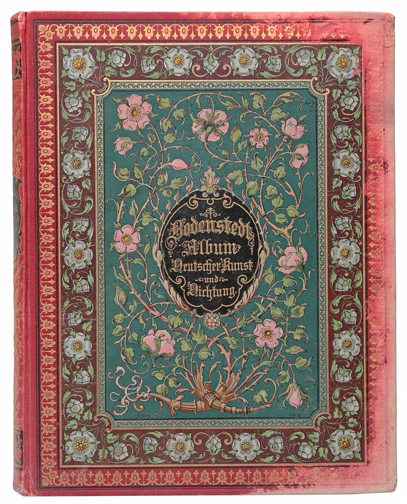 Album deutscher Kunst und Dichtung0120710 Album deutscher Kunst und Dichtung0120710Берлин, 1887 год. Издательство G. Grotesche Verlagsbuchhandlung. Богато иллюстрированное издание с рисунками в тексте и на отдельных листах. Типографский переплет. Золоченый обрез. Сохранность хорошая. Великолепное издание сборника стихотворений немецких поэтов, проиллюстрированное репродукциями картин, рисунков и гравюр немецких художников. Издание было подготовлено поэтом Фридрихом Боденштедтом. В книгу вошли стихотворения самого Боденштедта, Адельберта фон Шамиссо, Франца фон Дингельштедта, Эмануэля Гейбеля, Иоганан Вольфганга фон Гете, Генриха Гейне, Николауса Ленау, Эмиля Риттерхауса, Георга Шерера, Людвига Уланда и многих других. Не подлежит вывозу за пределы Российской Федерации.