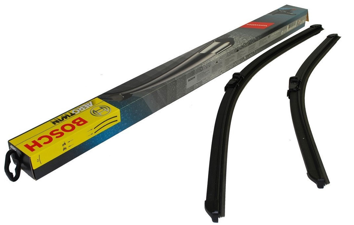 Комплект щеток стеклоочистителя Bosch Aerotwin AR989S, 575 мм/400 мм, бескаркасные, 2 штS03301004 Комплект щеток стеклоочистителя Bosch Aerotwin AR989S, 575 мм/400 мм, бескаркасные, 2 штS03301004Комплект щеток стеклоочистителя Bosch AerotwinAR989S предназначен для Fiat Idea (135..) 04- / Panda(169..) 03- / Punto (176..) 93-99 / Punto Cabrio (176..) 94-99/ Punto GT (176..) 93-99 / Punto Van (276..) 97-99.Бескаркасные стеклоочистители с креплением типакрючок.Даже на высоких скоростях можно положиться наAerotwin: их аэродинамическая конструкция гарантируетлучший обзор - даже в самых притязательных погодныхусловиях.Простейшая замена стеклоочистителей, благодаряпредварительно установленному, характерному дляавтомобиля оригинальному адаптеру. Стеклоочистители обеспечивают высочайшее качествоочистки. Прекрасный результат очистки в любой точкестекла, благодаря высокотехнологичной пружиннойнаправляющей и аэродинамически оптимизированномупрофилю.Минимальные шумы ветра, благодаря меньшей площадивоздействия встречного воздуха. Улучшеннаяпригодность к работе в зимних условиях, потому что ледне примерзает к щетке.Стеклоочистители имеют усовершенствованнуюконструкцию: встроенный аэродинамический спойлер;более продолжительный срок службы; равномерныйизнос за счет равномерной силы прижима; особенноустойчивы против насекомых и различных загрязнений.