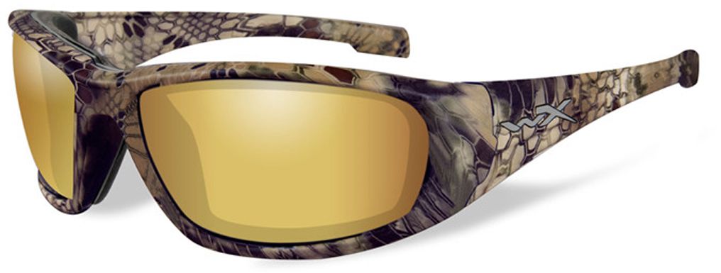 Очки солнцезащитные WileyX Boss Polarized, для охоты, рыбалки и активного отдыха, цвет: Gold Mirror, Amber (Kryptek Highlander)162 Очки солнцезащитные WileyX Boss Polarized, для охоты, рыбалки и активного отдыха, цвет: Gold Mirror, Amber (Kryptek Highlander)162Поляризованные зеркальные янтарно-золотистые линзы обеспечивают превосходную видимость, как при ярком, так и в слабом освещении, и они идеально подходят для активного отдыха, особенно для рыбалки. Линзы Wiley X, изготовленые из безосколочного поликарбоната с устойчивостью к царапинам, обеспечивают 100% УФ-защиту.ПОЛЯРИЗАЦИОННЫЙ ФИЛЬТР 8ТМ Запатентованная WileyX технология поляризации линз обеспечивает 100% поляризацию и 100% защиту от ультрафиолетовых лучей для непревзойденной четкости и контрастности изображения.НАКЛАДКИ FACIAL CAVITY™ SEALS Запатентованные защитные накладки FACIAL Cavity™ защищают от ветра, механических обломков и периферийного освещения. ЗАЩИТА ОТ УДАРОВ НА ВЫСОКОЙ СКОРОСТИ Оправа и линзы должны выдерживать удар тяжелого снаряда весом 500 гр, падающего с высоты 127 смПРОЧНОЕ ПОКРЫТИЕ Устойчивое к царапинам покрытие защищает линзы от механических повреждений и продлевает срок их службы.АНТИБЛИКОВОЕ ПОКРЫТИЕ Антибликовое покрытие устраняет нежелательные отражения с поверхностей линз. ВОДООТТАЛКИВАЮЩЕЕ ПОКРЫТИЕ Водоотталкивающее покрытие обеспечивает скатывание воды с поверхности линз. Используется только на поляризационных линзах.