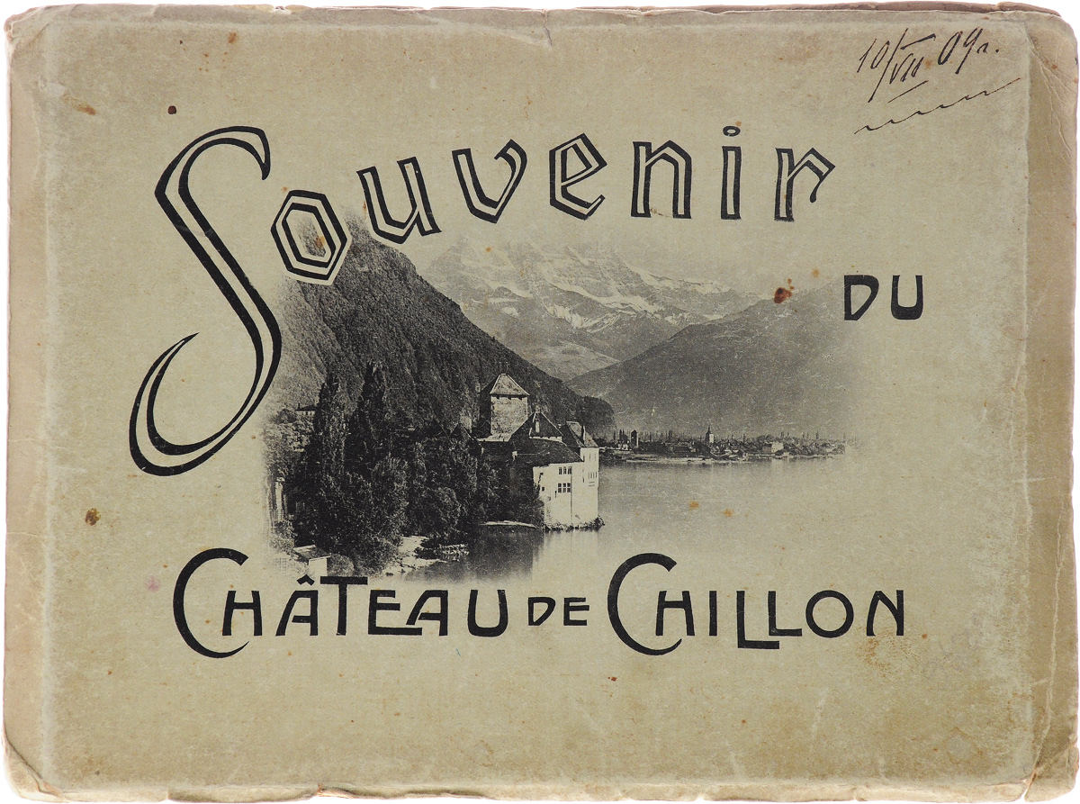 Souvenir du Chateau de Chillon1 Souvenir du Chateau de Chillon1Женева, начало XX века. Издание Jullien freres, Phot.-Editeurs. Типографская обложка. Сохранность хорошая. Вниманию читателей предлагается альбом с 20 черно-белыми видами Шильонского замка и его интерьеров. Шильонский замок расположен на Швейцарской Ривьере, у кромки Женевского озера, в 3 км от города Монтрё. Замок представляет собой комплекс из 25 элементов разного времени постройки. Замок стоит на скале, незначительно возвышающейся над поверхностью озера, и соединен с берегом мостом. Сочетание природных условий и особенностей постройки позволяли замку контролировать стратегически важную дорогу, пролегавшую между озером и горами. Долгое время эта дорога к Сен-Бернарскому перевалу служила единственным транспортным путём из Северной Европы в Южную. Не подлежит вывозу за пределы Российской Федерации.