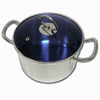 Кастрюля Atlantis Blue Sky, 5л 12BS22022-SU12BS22022-SU Кастрюля Atlantis Blue Sky, 5л 12BS22022-SU12BS22022-SUПредставляем кастрюлю нового поколения от компании Atlantis. Кастрюля BLUE SKY выполнена из высококачественной нержавеющей стали 18/10. Особая конструкция дна, снабженная теплораспределительным диском, изготовленным из алюминия, позволяет экономить энергию и газ, а также быстро и равномерно разогревать содержимое кастрюли. Кастрюля изготовлена из экологически чистого материала. Снабжена удобными ручками, стеклянная крышка позволяет точно держать процесс приготовления пищи под контролем, матовая полировка внутренней стороны кастрюли придает оригинальность дизайну и аккуратность в эксплуатации. Практичный и современный дизайн позволит изделию органично вписаться в интерьер любой кухни. Германская компания Atlantis была основана в 2002 году. На сегодняшний день товар этой компании широко представлен в России. Особый сплав стали с цинком обеспечивает кастрюлям компании Atlantis особую прочность, благодаря чему ее продукция очень прочная и...