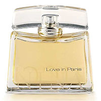 Nina Ricci Love In Paris. Парфюмированная вода, 30 мл (новая упаковка)3137370183815 Nina Ricci Love In Paris. Парфюмированная вода, 30 мл (новая упаковка)3137370183815Совершенная цветочная мелодия, романтически дрейфующая между мечтой и реальностью Love in Paris от Nina Ricci - это чувство любви с первого взгляда, связанное с обещанием важного дня. С первой ноты, это больше чем вибрация, это сверкание и радость. Пикантная нота итальянского бергамота из Калабрии придает букету остроту и свежесть, слегка смягченную естественной сладостью звездчатого аниса. Под этим источником искрящегося веселья, розы и пионы переполняют аромат счастьем и расцветают над ласковым и чувственным абрикосом, освещенным вспышкой прозрачного, лучистого жасмина и нежной фиалки. Шлейф оставленный ароматом усиливается чистым мускусным аккордом с древесными нотами и оттенком ванили, олицетворяющей вечную женственность. Love in Paris - аромат на грани мечты и реальности, аромат, дающий начало мечте любви. Верхняя нота: Бергамот из Калабрии, звездчатый анис. Средняя нота: Роза, Пион. Шлейф: Кедр, Ваниль. Головокружительный и воздушный, как сама любовь.