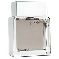 Calvin Klein Euphoria Men. Туалетная вода, 50 мл65602403000 Calvin Klein Euphoria Men. Туалетная вода, 50 мл65602403000Древесный, фужерный аромат Euphoria Men от Calvin Klein создан для стильного, современного и уверенного в себе мужчины. Этот аромат вышел в свет в 2006 году. В аромате Euphoria Men от Calvin Klein идеально соединены энергичные пряные ноты имбиря, перца, черного базилика и шалфея и мягкие древесные ноты кедра, пачули, бразильского красного дерева и твердой амбры. Основные ноты: семена красного перца, замша, пачули, острый имбирный аккорд, черный базилик, кедровый лист, полынь, кожа, красное дерево, амбра. Характеристика: дерзкий, пьянящий, страстный, чувственный, энергичный свежий, провокационный, экзотический. Предназначен для дневного и вечернего использования. Верхняя нота: Амбра, Бергамот. Средняя нота: Дубовый мох. Шлейф: Пачули, Роза. Ноты сердца Euphoria For Men: черный базилик- делают аромат особенным. Дневной и вечерний аромат.
