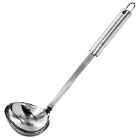 Половник Imperial94672 Половник Imperial94672Половник Imperial выполнен из высококачественной нержавеющей стали. Очень удобная ручка с матированной поверхностью не позволит выскользнуть половнику из вашей руки, а благодаря небольшой петле можно повесить изделие на кухне. Удобный половник поможет вам без особого труда разлить первое блюдо по тарелкам.Характеристики: Материал: нержавеющая сталь. Длина: 30,5 см. Производитель: Италия. Артикул: 23.32.01.