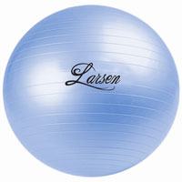 Мяч гимнастический Larsen / Alonsa, 75 см. RG-3233083 Мяч гимнастический Larsen / Alonsa, 75 см. RG-3233083Гимнастический мяч с системой анти-взрыв - это отличное средство для спортивной и лечебной гимнастики. Он помогает развивать и укреплять мышцы спины, живота, ног, рук, формирует правильную осанку у детей, и корректирует ее у взрослых. А также помогает снять напряжение и улучшает координацию. Характеристики: Диаметр мяча: 75 см. Максимальная нагрузка: 90 кг. Материал: силикон. Производитель: Китай. Артикул: RG-3. УВАЖАЕМЫЕ КЛИЕНТЫ! Обращаем ваше внимание на возможные изменения в дизайне, связанные с ассортиментом продукции: мяч может поставляться как с надписью Larsen, так и с надписью Alonsa. Поставка осуществляется в зависимости от наличия на складе.