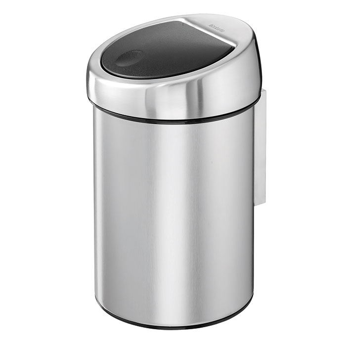 Ведро для мусора Brabantia Touch Bin, 3 л. 378645378645 Ведро для мусора Brabantia Touch Bin, 3 л. 378645378645Ведро для мусора Brabantia Touch Bin, выполненное из антикоррозийной матовой стали с защитой от отпечатков пальцев, обеспечит долгий срок службы и легкую чистку. Ведро поможет вам держать мелкий мусор в порядке и предотвратит распространение неприятного запаха. Съемная крышка, выполненная из нержавеющей стали и пластика, открывается и закрывается нажатием с характерным щелчком. Крышка открывается и закрывается бесшумно и плотно прилегает к ведру. Пластиковое основание ведра предотвращает повреждение пола. Внутренняя часть ведра - это корзина, выполненная из пластика. Ведро укомплектовано съемным настенным держателем из нержавеющей стали (в комплект входят два шурупа и два дюбеля). В комплекте с ведром идет упаковка с подходящими по размеру мусорными мешками фирмы Brabantia, которые оснащены затяжными шнурками. Характеристики: Материал: сталь матовая, пластик. Объем: 3 л. Высота ведра: 28 см. Диаметр ведра: 18 см. Объем мешков для...