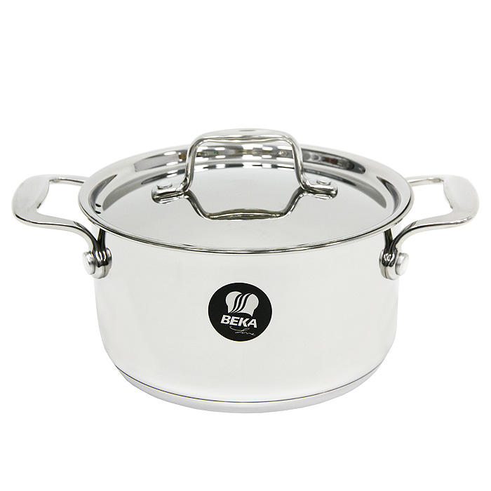 Кастрюля Beka Chef 3,3 л 1206120412061204 Кастрюля Beka Chef 3,3 л 1206120412061204Кастрюля Chef с крышкой изготовлена из высококачественной нержавеющей стали марки 18/10. Кастрюля имеет трехслойную структуру: нержавеющая сталь - алюминий - нержавеющая сталь. Такая структура способствует идеальному распределению жара и долгому сохранению тепла. Кастрюля оснащена удобными ручками также из нержавеющей стали. На внутренней стороне для удобства имеется шкала. Блестящая внешняя поверхность подчеркивает классический дизайн кастрюли и делает ее подходящим к любой кухне. Кастрюля Chef подходит для использования на всех типах плит, включая индукционные. Пригодна для мытья в посудомоечной машине. Кастрюля Chef станет идеальным подарком для современных хозяек, которые следят за своим здоровьем и здоровьем своей семьи. Эргономичный дизайн и функциональность позволят вам наслаждаться процессом приготовления любимых, полезных для здоровья блюд. Характеристики: Материал: нержавеющая сталь, алюминий. Объем кастрюли: 3,3 л. Диаметр...