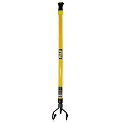 Культиватор трехзубый Stanley, 146 см531-401 Культиватор трехзубый Stanley, 146 см531-401Культиватор трехзубый Stanley предназначен для рыхления и аэрации почвы без повреждения корней. Инструмент изготовлениз высококачественной нержавеющей стали с стеклопластиковой ручкой. Нержавеющая сталь уменьшает прилипание почвы и комбинирует практичность и длительность использования, а стеклопластиковая ручка гарантирует комфорт и удобство использования. Характеристики: Материал: пластик, сталь, резина. Длина культиватора: 146 см. Размеры культиватора: 18 см х 14 см х 10 см. Размеры упаковки:146 см х 14 см х 10 см.