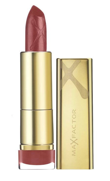 Max Factor Помада для губ Colour Elixir, тон №837 (Sunbronze), 3,5 г81279068 Max Factor Помада для губ Colour Elixir, тон №837 (Sunbronze), 3,5 г81279068Секрет помады Max Factor Colour Elixir в том, что она на 60% состоит из уникального комплекса Elixir - масло ши, авокадо, алое, белый чай - эта формула увлажняет губы, делает кожу гладкой и дарит комфорт вашим губам. В составе присутствует витамин E, который разглаживает кожу губ и нежно ухаживает за ними. Палитра оттенков очень разнообразна - розовые, лиловые, красные, коричневые. Вы можете подобрать именно тот цвет, который гармонирует с вашим макияжем или стилем одежды. Эффект от использования губной помады Color Elixir - разглаженные, увлажненные, ухоженные красивые губки. Помада Color Elixir идеально наносится и стойко держится, даря ощущение шелка на губах. Помада упакована в роскошный золотой футляр. Товар сертифицирован.