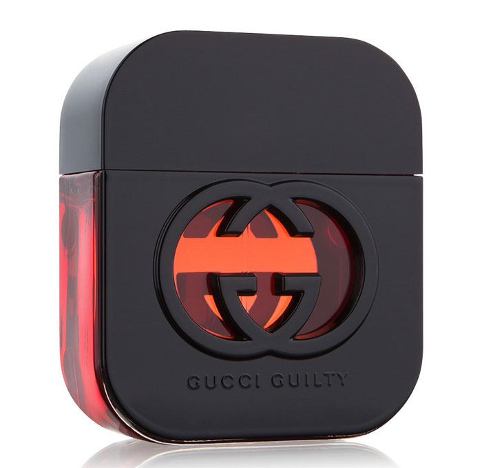 Gucci Туалетная вода Guilty Black, 30 мл1301210 Gucci Туалетная вода Guilty Black, 30 мл1301210Композиция аромата Gucci Guilty Black довольно сложна и многогранна, начинает свое звучание верхними нотами розового перца и красных фруктов. В сердце можно различить аккорды фиалки, сирени и малины. В завершении композиции остаются базовые ноты амбры и пачули.Верхняя нота: Красные фрукты Розовый перец.Средняя нота: Малина Персик Сирень Фиалка.Шлейф: Пачули Амбра.Малина, пачули и розовый перец - истинный соблазн.Дневной и вечерний аромат.