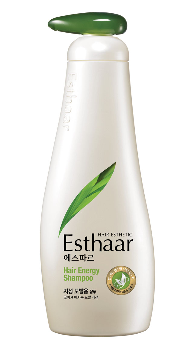 Esthaar Шампунь Энергия волос, для жирной кожи головы, 500 г978764 Esthaar Шампунь Энергия волос, для жирной кожи головы, 500 г978764Шампунь Esthaar Энергия волос разработан по новейшей запатентованной технологии с применением молодых побегов целебных трав, известных своей высокой концентрацией лечебных веществ. Богатый 12 видами витаминов и минералов, шампунь укрепляет стержень волос, наполняет его жизненной силой и энергией, тем самым уменьшает ломкость и потерю. Шампунь состоит на 99% из растительных очищающих компонентов, что делает его низкоаллергенным. Имеет сертификат LOHAS (Lifestyles Of Health And Sustainability), что подтверждает его безопасность для здоровья человека и окружающей среды. Научные исследования доказали, что уже через неделю использования ломкие волосы становятся крепче на 117%. Характеристики: Вес: 500 г. Артикул: 978764. Производитель: Корея. Товар сертифицирован.