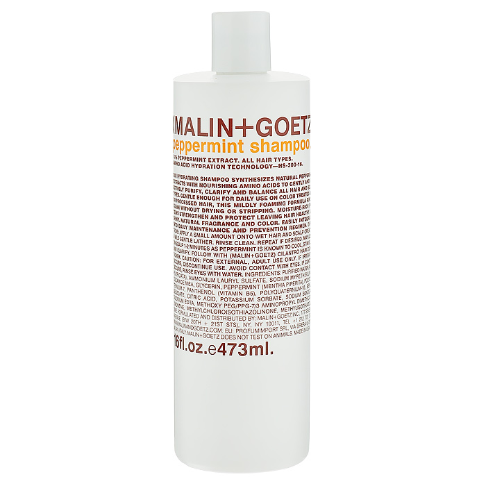 Malin+Goetz Шампунь Мята, для всех типов волос, 473 млMG050 Malin+Goetz Шампунь Мята, для всех типов волос, 473 млMG050Нежный увлажняющий шампунь Мята подходит для ежедневного и частого использования. Натуральный экстракт мяты и очищающие ингредиенты на основе аминокислот эффективно очищают и поддерживают баланс всех типов волос и кожи головы. В отличие от традиционных грубых очищающих средств, шампунь Мята очищает, не вызывая сухости, повреждений или раздражения кожи и не накапливается на волосах. Шампунь умеренно пенится, полностью смывается водой, делая волосы мягкими и ухаживая за кожей головы. Не содержит хлорид натрия и является прекрасным дополнением к ежедневному уходу за окрашенными волосами и волосами с химической завивкой или выпрямлением. Имеет натуральный аромат и цвет. Характеристики: Объем: 473 мл. Производитель: США. Товар сертифицирован.