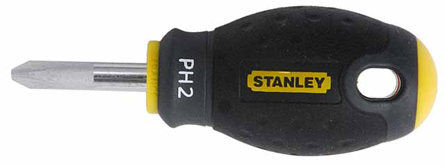 Отвертка крестовая Stanley FatMax, PH1 х 30 мм1-65-406 Отвертка крестовая Stanley FatMax, PH1 х 30 мм1-65-406Отвертка крестовая Stanley FatMax предназначена для монтажа/демонтажа резьбовых соединений с применением значительных усилий. Особенности: Стержень изготовлен из хромованадиевой стали для высокой прочности и уменьшения вероятности сколов; Рукоятка отлита поверх стержня, что образует практически неразрушимое соединение деталей; Большая удобная рукоятка обеспечивает большой момент и максимальный комфорт при работе; Сужение рукоятки обеспечивает более высокий уровень контроля отвертки, когда требуется повышенная скорость и точность прикладываемого момента; Дробеструйная обработка помогает защитить жало от коррозии и прикладывать больший момент; Гладкий куполовидный край рукоятки обеспечивает высокую скорость и комфорт при работе; Цветовая маркировка рукоятки помогает правильно идентифицировать тип отвертки под соответствующий шлиц. Характеристики: Материал: пластик, металл. Длина жала: 3 см. Длина...