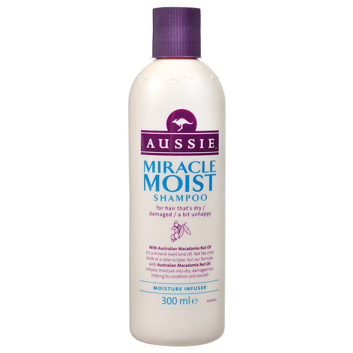 Aussie Шампунь Miracle Moist, для сухих и поврежденных волос, 300 млБ33041_шампунь-барбарис и липа, скраб -черная смородина Aussie Шампунь Miracle Moist, для сухих и поврежденных волос, 300 млБ33041_шампунь-барбарис и липа, скраб -черная смородинаСухим волосам - мягкий характер!Твои волосы погибают от жажды? Не волнуйся, коллекция Miracle Moist – настоящее спасение для жаждущих! Австралийский орех Макадамия не просто так стал самым дорогим орехом в мире. Он буквально до краев наполнен питательными маслами. Именно поэтому экстракт Макадамии входит в состав особой формулы Aussie Miracle Moist, которая увлажняет волосы, разглаживает их поврежденную поверхность и обеспечивает надежной защитой от твоих будущих парикмахерских экспериментов. Даже самые сухие и поврежденные волосы превращаются в мягкие, гладкие и послушные локоны.- Шампунь Aussie Miracle Moist с помощью экстракта неповторимого ореха Макадемия мягко очищает волосы, увлажняя и делая их гладкими и счастливыми.Способ применения: Нанесите на мокрые волосы, вспеньте, глубоко вдохните и насладитесь восхитительным ароматом. Промойте водой. Для наилучшего результата также используйте бальзам-ополаскиватель Aussie Miracle Moist. Состав: Aqua, Sodium Laureth Sulfate, Cocamidopropyl Betaine, Sodium Lauryl Sulfate, Sodium Chloride, Glycol Distearate, Cocamide Mea, Parfum, Guar Hydroxypropyltrimonium Chloride, Dmdm Hydantoin, Methylparaben, Panthenol Linoleamidopropyl Pg-Dimonium Chloride Phosphate, Propylene Glycol, Citric Acid, Sodium Diethylenetriamine Pentamethylene Phosphonate, Tetrasodium Edta, Etidronic Acid, Maltodextrin, Alcohol Denat., Aloe Barbadensis Leaf Extract, Ci 19140, Anigozanthos Flavidus Flower/Leaf Extract, Prunus Serotina Bark Extract, Macadamia Temifolia Seed Extract, Phenoxyethanol, Ci 17200, Butylparaben, Ethylparaben Isobutylparaben, Propylparaben. Товар сертифицирован.